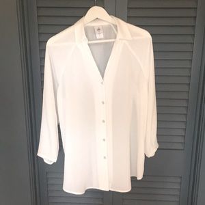 Cabi 5715 The Ideal Button-up Blouse - M